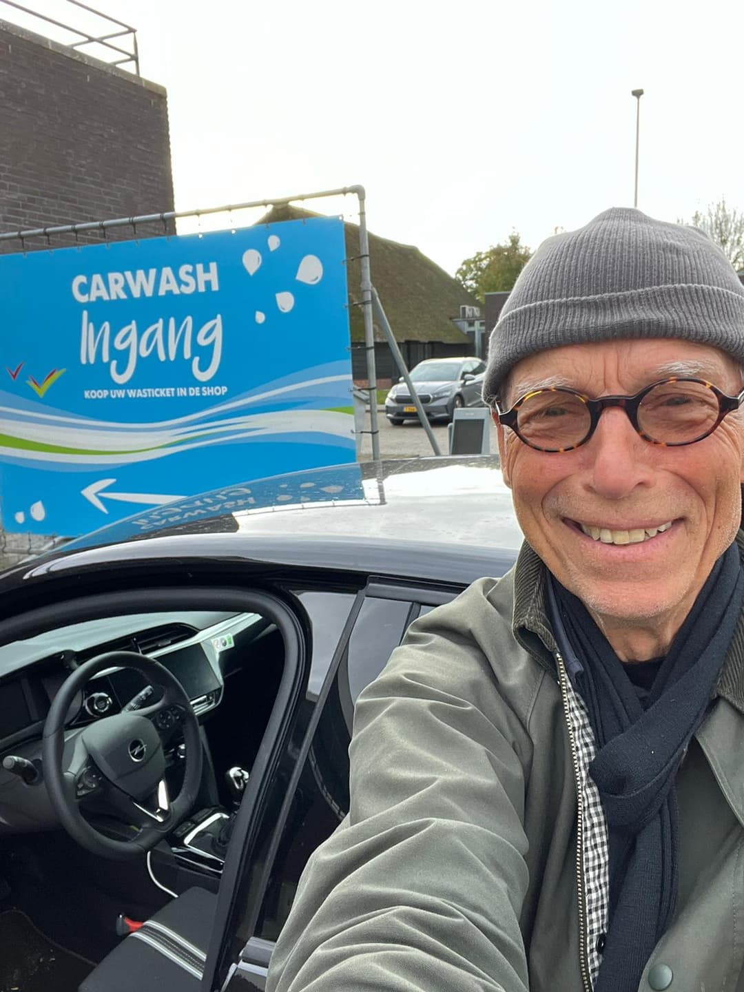 Alex (76): “Ik ben een wandelend reclamebord voor Autoreset”